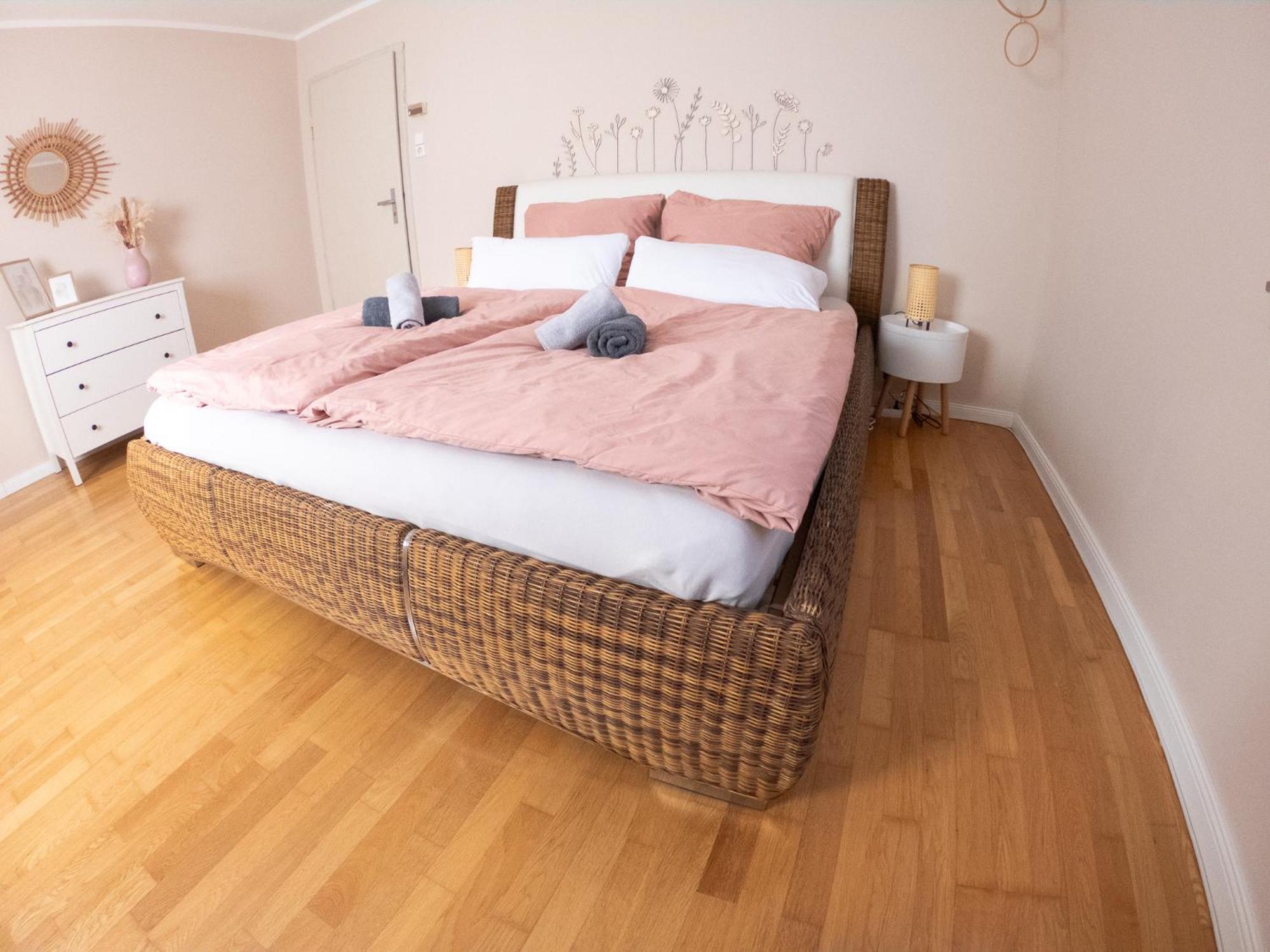 Happybnb Apartment Mit Sonniger Terrasse Lochgau 外观 照片