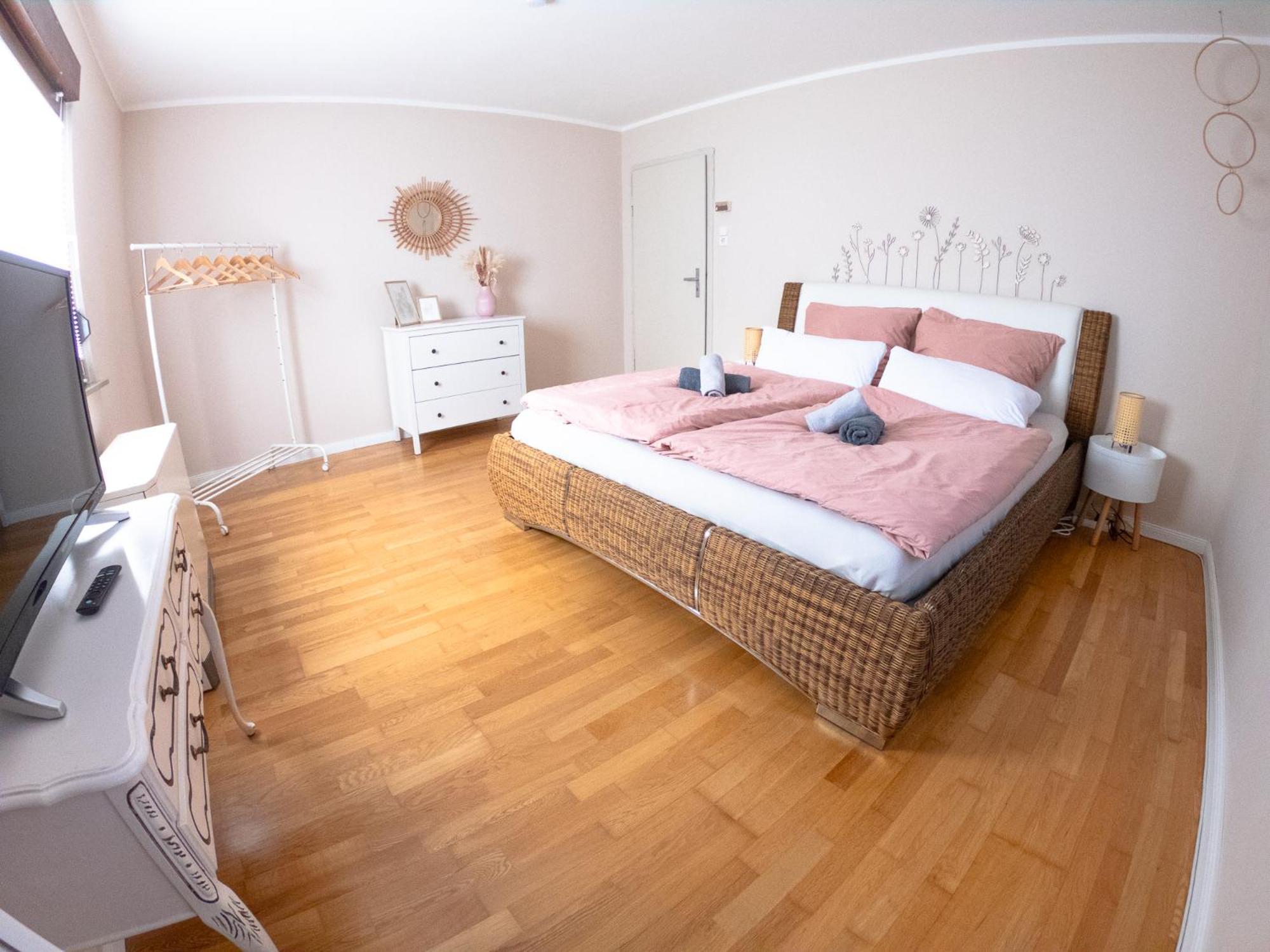 Happybnb Apartment Mit Sonniger Terrasse Lochgau 外观 照片
