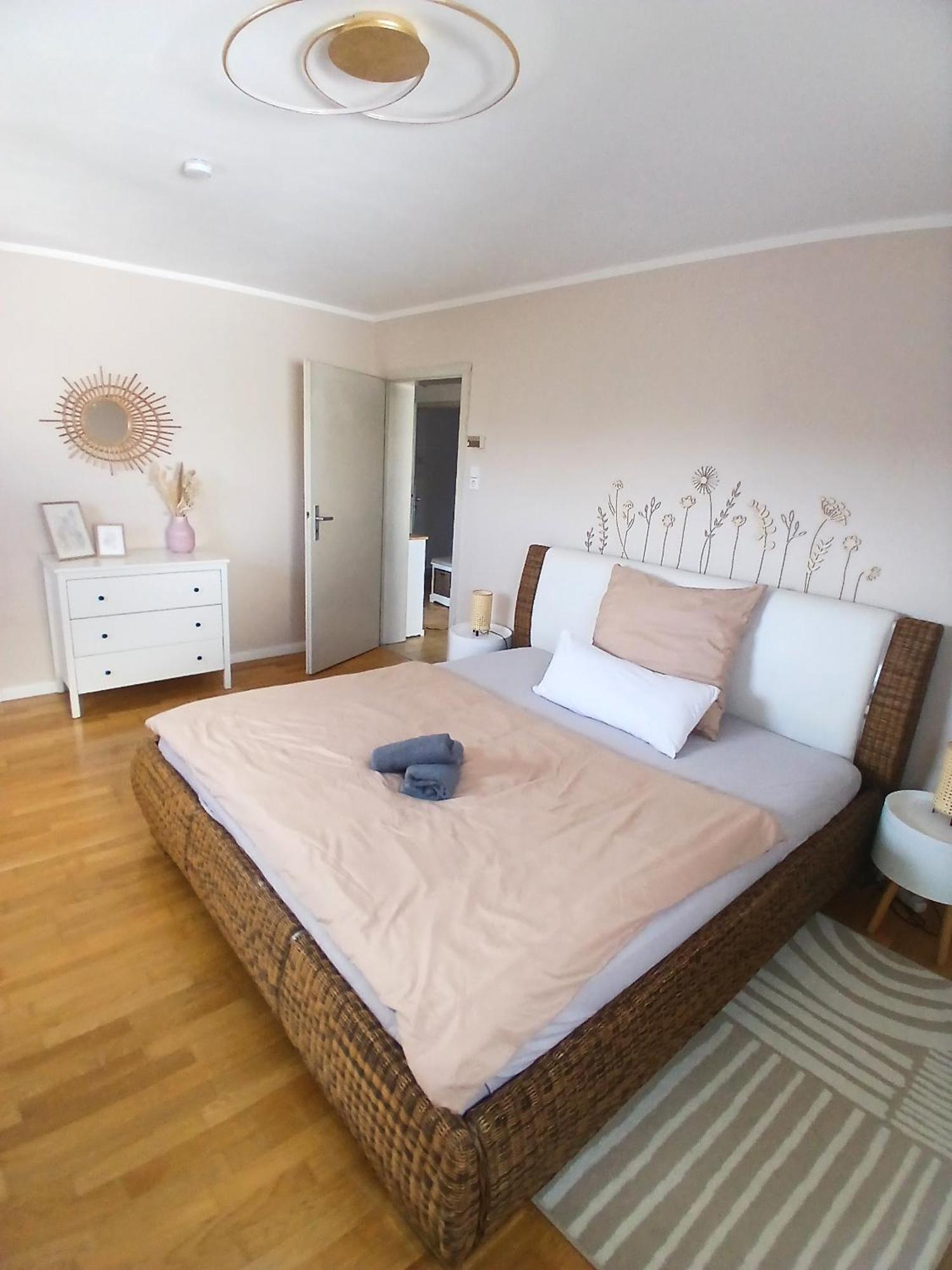 Happybnb Apartment Mit Sonniger Terrasse Lochgau 外观 照片