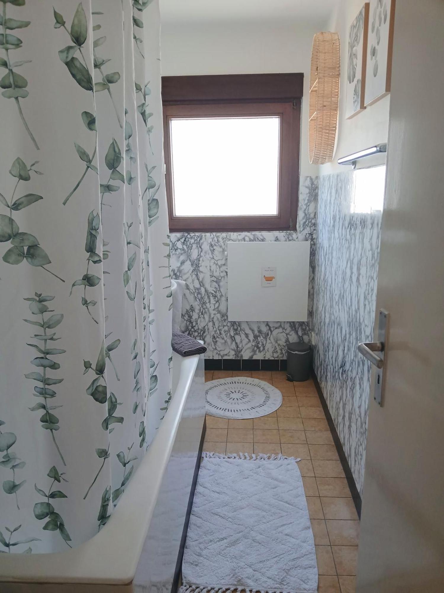 Happybnb Apartment Mit Sonniger Terrasse Lochgau 外观 照片